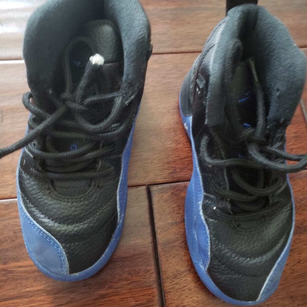 Boys Black & Blue Preowned Jordans